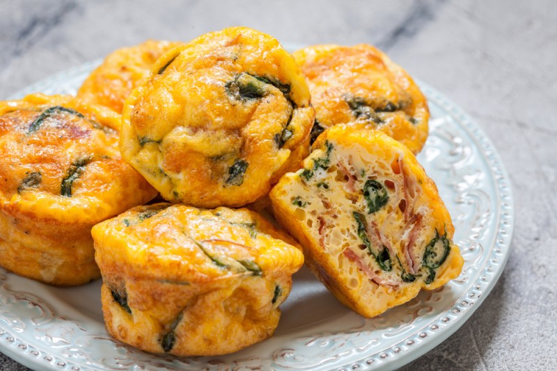 Egg muffins with spinach, bacon and cheese