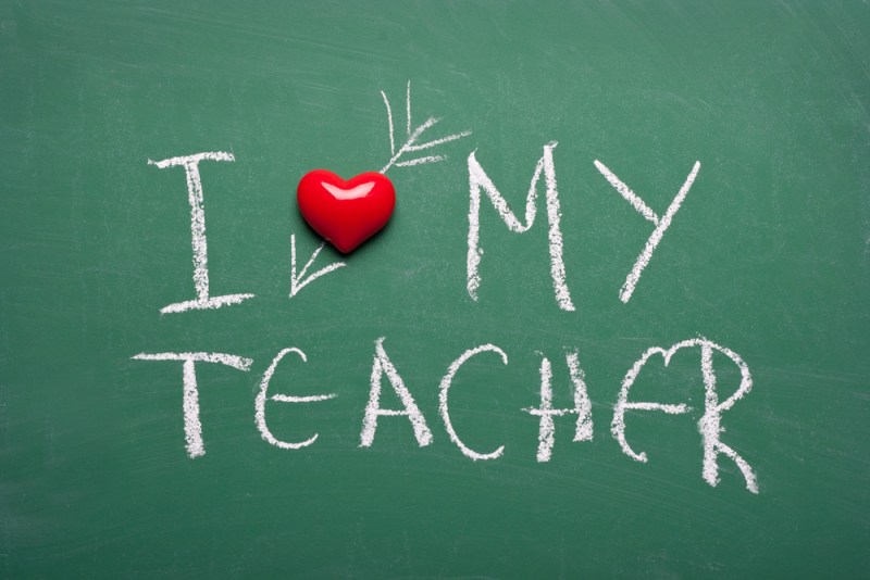 "I heart my teacher" written on chalkboard