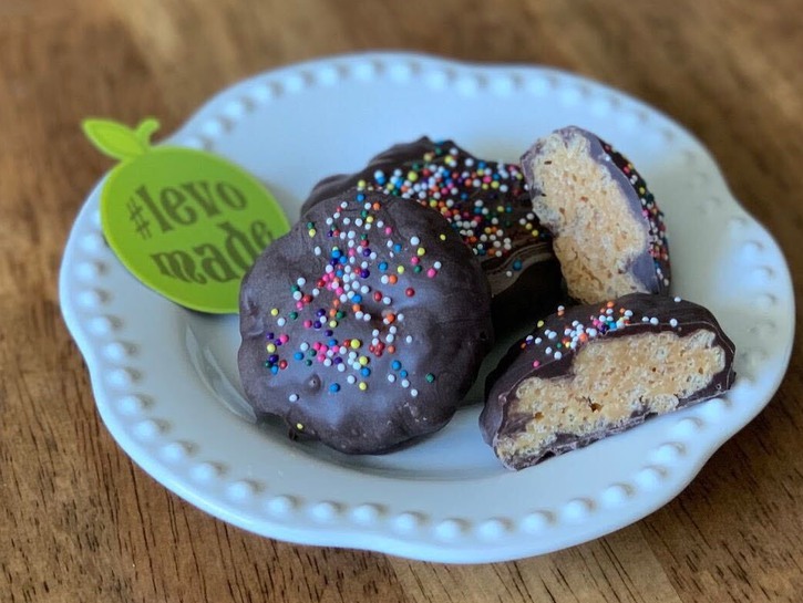 Infused No-Bake Star Crunch Cookies made with LEVO