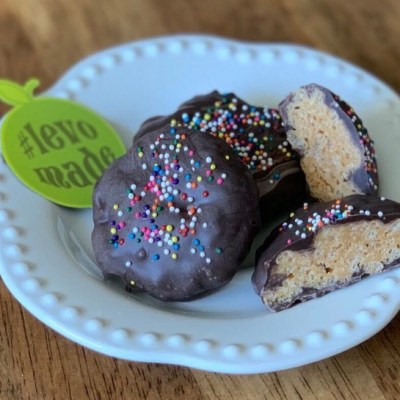 Infused No-Bake Star Crunch Cookies made with LEVO