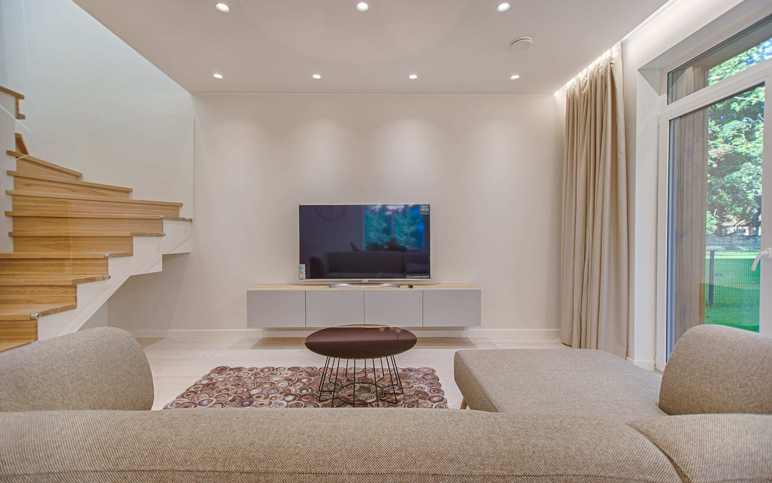 Flat screen tv